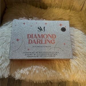 Smoke & Mirrors Diamond Darling" 22-piece face and eye palette.